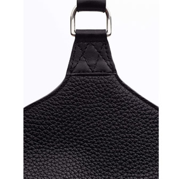 Elliot Sling Pack - Leather Medium Crossbody Bag - Picture 5 of 7